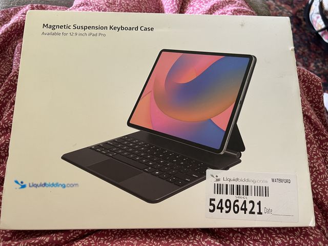 Lot 49-5496421 - 1 New Magnetic suspension keyboard case for 12.9 inch iPad Pro.