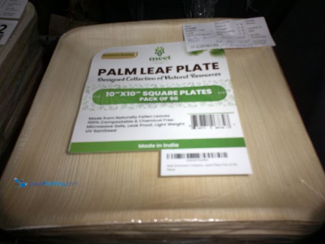 Lot 49-1517474 - Meet Dinnerware Compostable 10x10 Square Plates Palm Leaf Plates, Pack of 50. Unused  Ref#MTMED0624