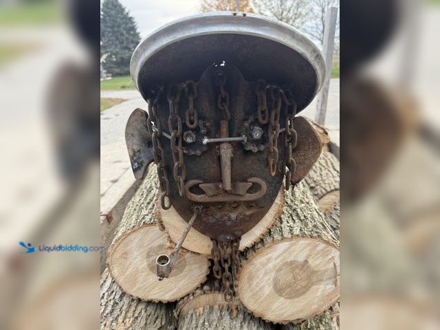 Lot 49-1811816 - Hand made scrap metal art.