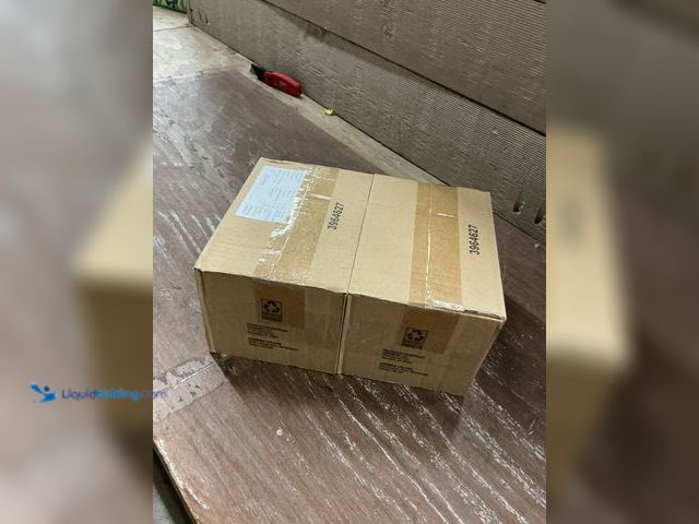 Lot 49-5477702 - LEDVANCE Sylvania 11W LED A19 Bulb, E26, 1100 lm, 120V, 2700K, Clear (12pack) New