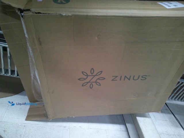 Lot 49-1516462 - Zinus bi-fold with frame, new.  Ref#4G-0723