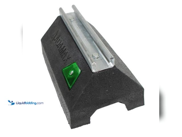 Lot 49-5463784 - Adamax
10 in. Rooftop Support Block with 14-Gauge Steel Solid Strut Channel Type B Unused