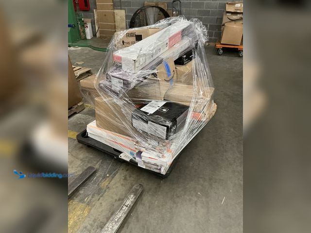 Lot 49-5552096 - Pallet Containing Miscellaneous Flooring. Contains various colours, sizes and brands. May have sligh...