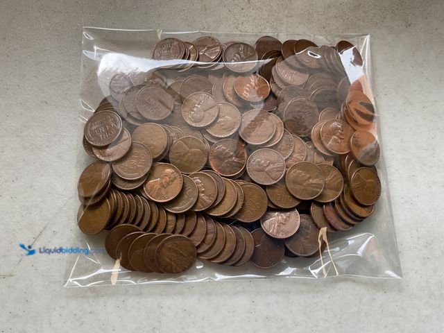 Lot 49-1830559 - BAG OF 200+ UN-SEARCHED VINTAGE WHEAT PENNIES #COINS0219
