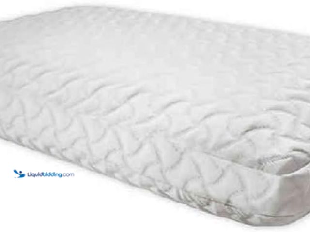 Lot 49-5416062 - Tempur-Pedic TEMPUR-Cloud Pillow for Sleeping, Standard, White. [ASIN: B07CMKX3C7] Unused