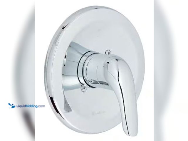 Lot 49-5436715 - Glacier Bay 1-Handle Valve Trim Kit in Chrome (Valve Not Included). Model # 864790. Slightly used.