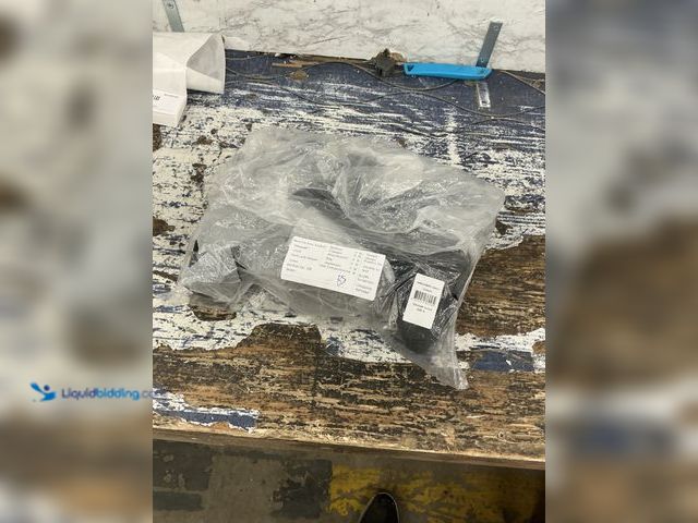 Lot 49-5558905 - Avenue Women's WIDE FIT Sarah Ankle Boot, Black MODEL:B0D1FNHV41 UNUSED