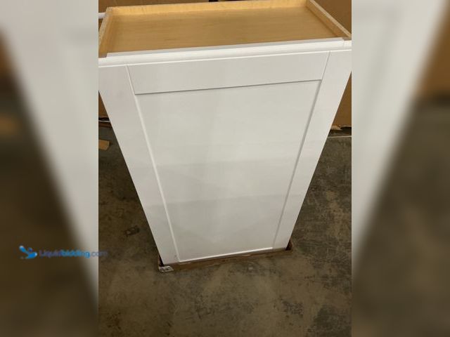 Lot 49-5484488 - 24" x 42" Wall Cabinet (white) Unused