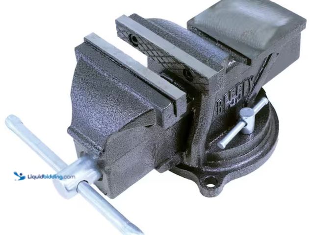 Lot 49-2005786 - BESSEY 4 in. Heavy-Duty Bench Vise with Swivel Base Hand Tool, Model # BV-HD40, Slightly used, Scuff...