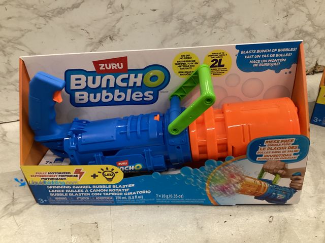 Lot 49-5542649 - ZURU Bunch O Bubbles Motorized Blaster - High Volume Bubble Machine + Solution Unused