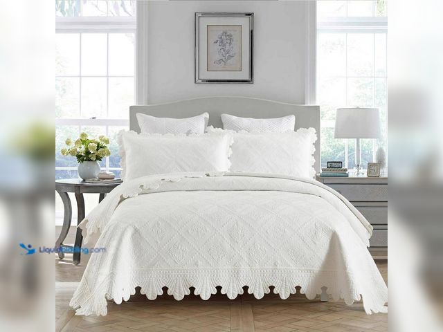 Lot 49-5410256 - MarCielo TK62 White Floral King Size Cotton Oversized Bedspread Set Coverlet Set Lightweight Quilt S...