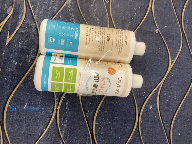 Lot 49-3539737 - Oxyfresh Water Additive for Pets Dental Cre Item is unused in a PK of 2