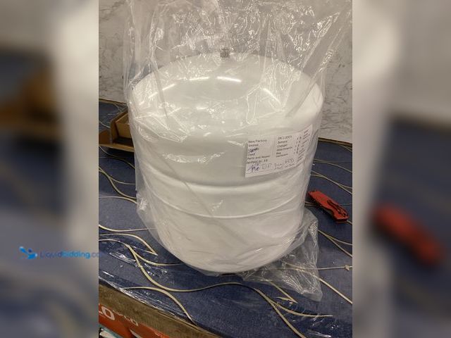 Lot 49-5486918 - HomeMaster Water Storage Tank RO-132 Item is unused, dents on top, missing top piece.