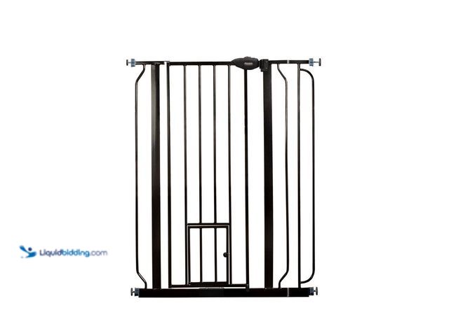 Lot 49-5463754 - Carlson Extra Tall Walk-Through Pet Gate with Small Pet Door, Black Unused