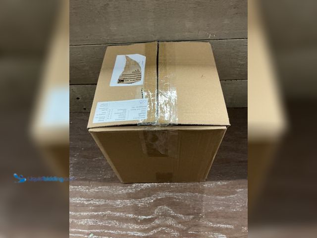 Lot 49-5487580 - Large White Ceramic Vase, 9.8 inch Rustic Farmhouse Flowers Vase for Home Decor, Sandstone Texture R...