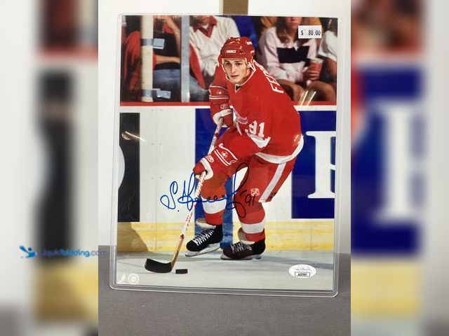 Lot 49-910636 - Photograph Certified Signed Photo NHL 8x10 - Sergei Fedorov 1991
COINS0723