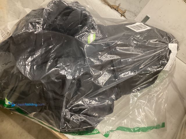 Lot 49-5551587 - Vehicle Cover with Reflective Strips (Black) Unused