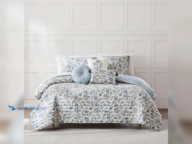 Lot 49-2024211 - Lush Décor Lillian Block Print Reversible 6-Piece Blue/Sage Microfiber King/Cal King Quilt Set. Mode...