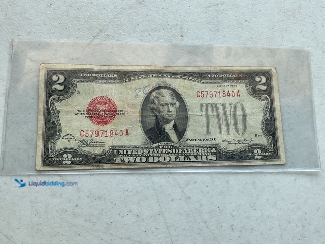 Lot 49-1804349 - 1928 D LARGE RED SEAL UNITED STATES $2 DOLLAR BILL BANKNOTE #COINS814