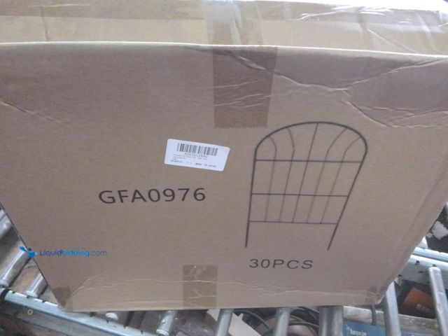 Lot 49-1514369 - Therwen 30 Pack Decorative Garden Fence Border Metal Garden Fencing Bulk Total 32ft (L) x 24in (H) R...