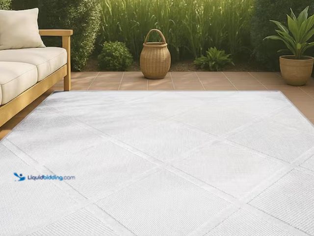 Lot 49-1628121 - JONATHAN Y Salines Diamond Trellis Ivory 5 ft. x 8 ft. Indoor/Outdoor Area Rug. Model:  IBZ101D-5. U...