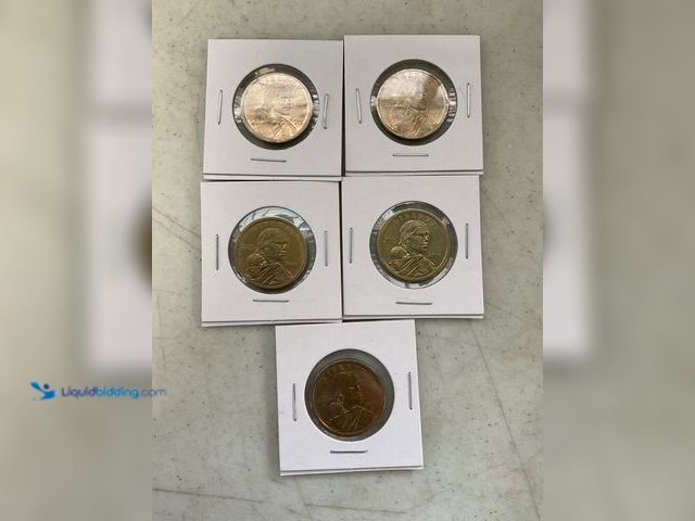 Lot 49-1505710 - LOT OF 5 SACAGAWEA GOLD (IN COLOR) ONE DOLLAR COINS #COINS0122