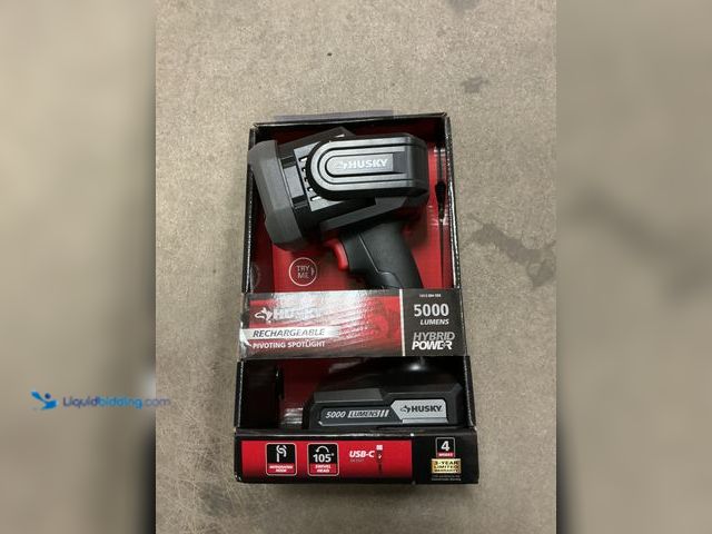 Lot 49-5486101 - Husky 5000 Lumen Hybrid Power Swivel Rechargeable Spotlight (91640) Item is unused