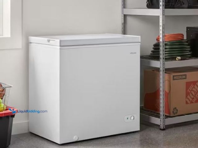 Lot 49-1569524 - Vissani 7.0 cu. ft. Manual Defrost Chest Freezer with LED Light in White Garage Ready, Model # HMCF7...