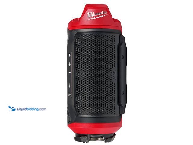 Lot 49-5552885 - Milwaukee
M12 12-Volt Lithium-Ion Cordless Bluetooth Jobsite Speaker with PACKOUT Compatibility. Mo...