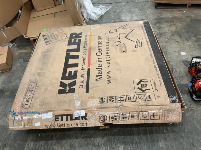 Lot 49-5437823 - KETTLER Ping Pong Table/ Table Tennis. Rackets included. Unused