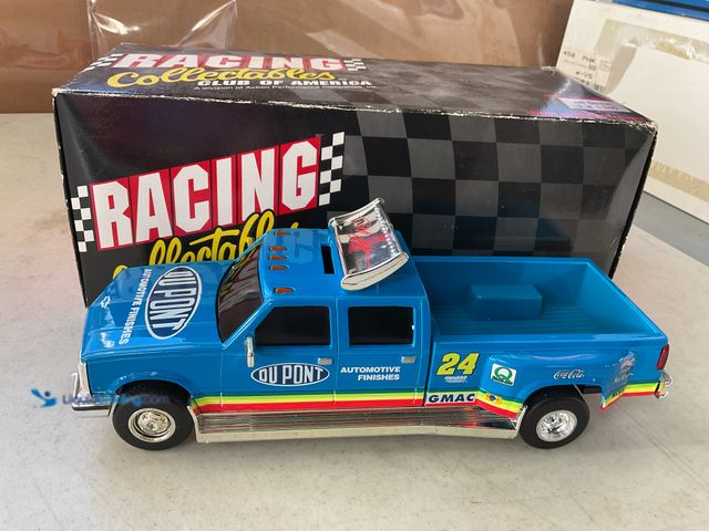 Lot 49-1811284 - COLLECTIBLE  CLUB OF AMERICA JEFF GORDON #24 DUPONT CHEVY TRUCK