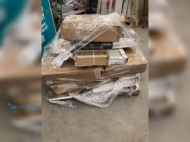 Lot 49-5448572 - Assorted Flooring - Various models, colors and sizes. Store Return; Returns were sold to a customer,...