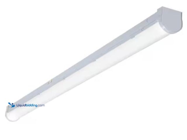 Lot 49-2022805 - Metalux SLSTP 4 ft. Selectable CCT and Lumen LED Striplight 2/4/65L, 35/4/5K UNV DIM, Model # 4SLSTP...