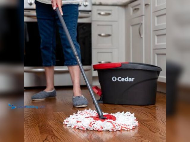 Lot 49-5559296 - O-Cedar EasyWring Deep Clean Microfiber Spin Mop w/ Bucket System. Model # 174713. No mop clip, unus...