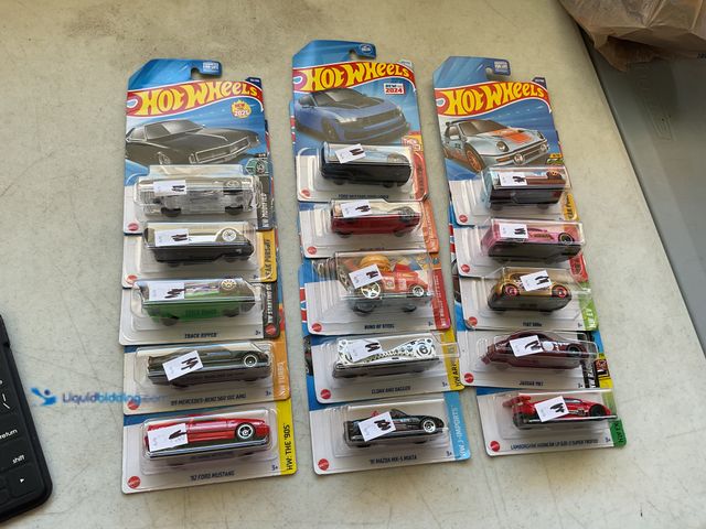 Lot 49-1977811 - Other LOT OF 15 HOT WHEELS 1/64 SCALE DIECAST CARS NEW IN PACKAGES VARIOUS MAKES AND MODELS #COINS07...