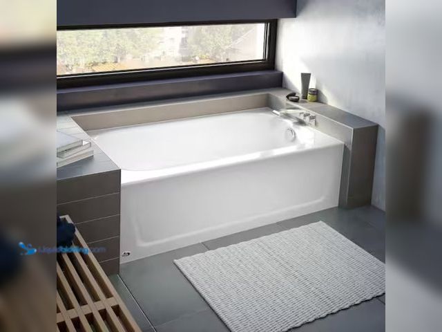 Lot 49-1557147 - Bootz Industries Maui 60 in. x 30 in. Alcove Soaking Bathtub with Right Drain in White, Model # 011-...