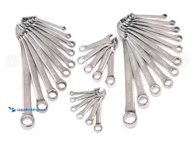 Lot 49-1574922 - (32-Piece) Husky SAE and Metric Combination Wrench Set with Tray, Model # HCW32PCSM, Unused.   Ref#A...