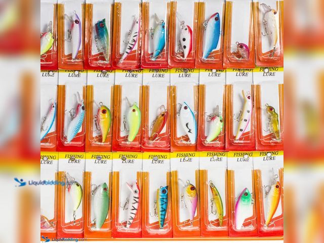 Lot 49-5388268 - Fishing Lure 30 Piece Set Various Styles/Colors - NEW - Includes 30 different Fishing Lures in vario...