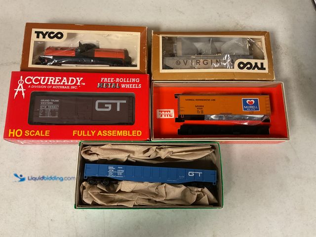 Lot 49-1505617 - COLLECTIBLE LOT OF 5 VINTAGE HO SCALE BOX CARS, MODEL TRAINS IN ORIGINAL PACKAGES #COINS1211