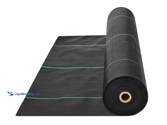 Lot 49-1567592 - VEVOR Weed Barrier Landscape Fabric 6 ft. x 100 ft. Heavy-Duty Garden Weed Fabric Woven PP Weed Cont...