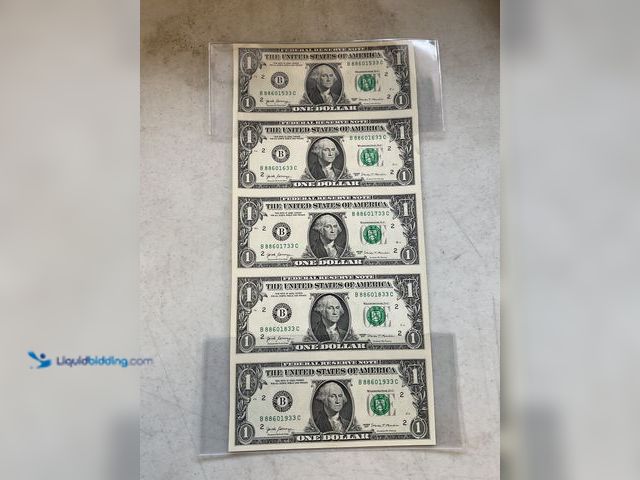 Lot 49-1810252 - SHEET OF 5 UNCUT UNITED STATES GREEN SEAL ONE DOLLAR BANKNOTE BILLS