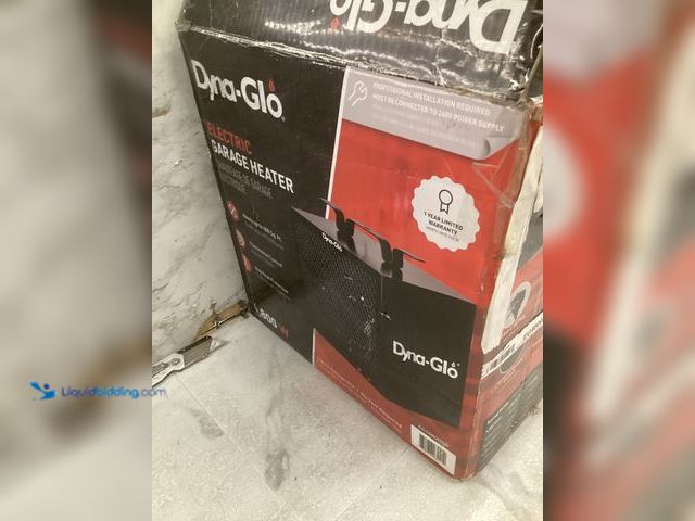 Lot 49-5483567 - Dyna-Glo  240V 4800W Garage Heater, Black. Model: EG4800DGP. Used