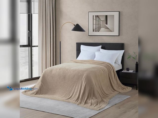 Lot 49-3511859 - Oversized King Knit Blanket for Couch - Super Soft Extra Large Throw Blankets for Bed， Fluffy Fuzzy ...