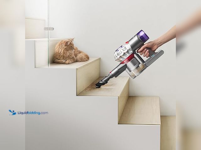 Lot 49-5396377 - Dyson V7 Advanced Cordless Stick Vacuum Cleaner. Item is Used/Dirty