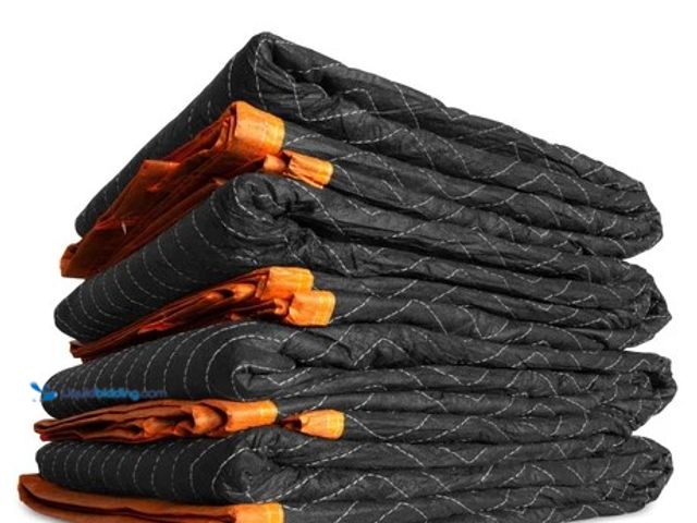 Lot 49-2004548 - WEN 72-Inch by 80-Inch Heavy Duty Padded Moving Blankets, 4-Pack, Model #272804, Unused.   Ref#WEN06...