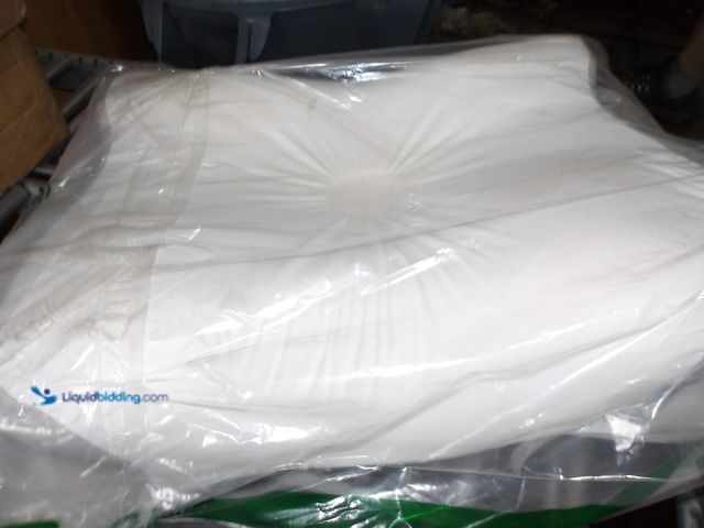 Lot 49-1513989 - Office Chair Seat Cushion, White/ Grey, Unused  Ref#4G-0723