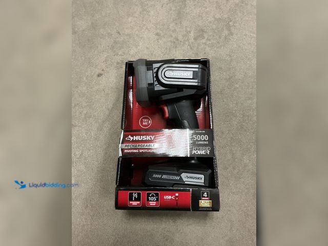 Lot 49-5486103 - Husky 5000 Lumen Hybrid Power Swivel Rechargeable Spotlight (91640) Item is unused