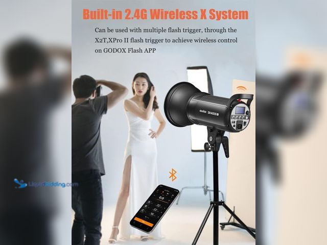 Lot 49-5475877 - Godox SK400IIV 400Ws Photo Studio Strobe Flash Light Kit,GN65 2.4G X System,Bowens Mount with 10W LE...