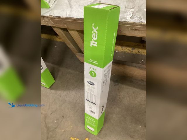 Lot 49-5542932 - 4 In. X 4 In. X 39 In. White Composite Post Sleeve For Decks And Fencing Unused