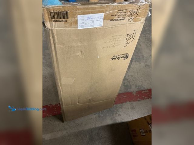 Lot 49-5463425 - Computer Desk Item is PARTS AND REPAIR, Missing Hwardware